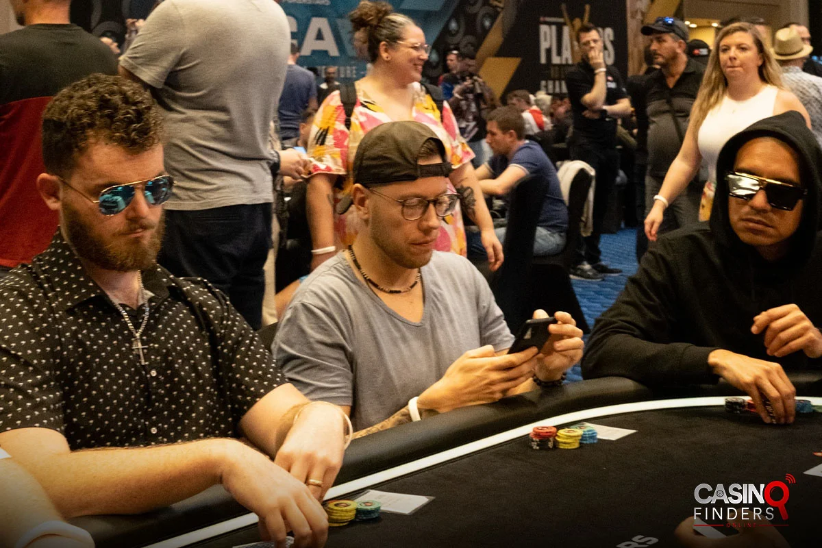 What Do Poker Players Wear